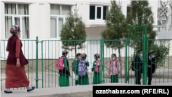 Mekdep okuwçylary (Illýustrasiýa suraty)