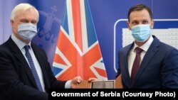 Ministar finansija Srbije Siniša Mali (desno) sa britanskim ministrom za izvoz Grejemom Stjuartom (Graham Stewart) u Beogradu 8. aprila 2021.
