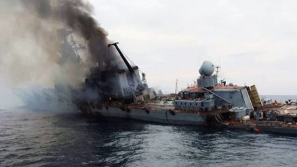 След потъването на крайцера "Москва", на борда на който е