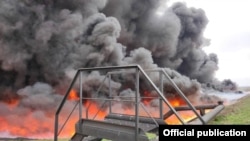  За даними Сергія Гайдая, палива на заводі немає, горять залишки нафтошламу