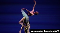 Russian ballet dancer Olga Smirnova performs during a benefit performance for Ukraine in Naples on April 4.