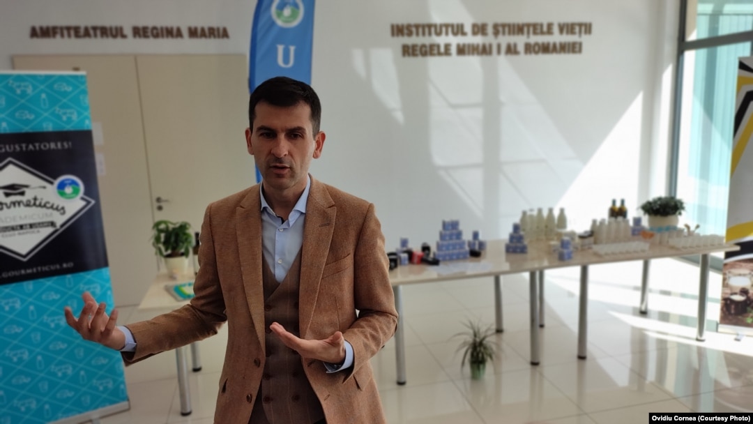 Pasionat de studiul pro-bioticelor, Dan Vodnar a cercetat alături de doctoranzi și studenți proprietățile benefice ale acestora, înainte de a lansa recent un produs care protejează flora intestinală.