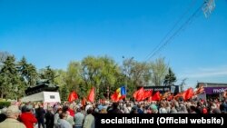 Protest PSRM la Bălți împotriva interzicerii „panglicii Sf. Gheorghe”