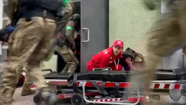 Ukrainian Paramedic Braves Shelling To Comfort Kharkiv Wounded