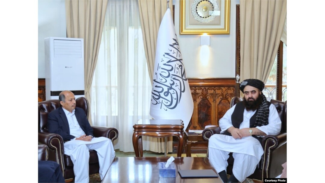 Taliban Foreign Minister Amir Khan Muttaqi and Pakistani Ambassador Mansoor Ahmad Khan met on April 16.