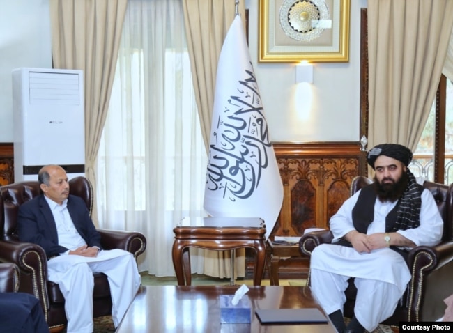 Taliban Foreign Minister Amir Khan Muttaqi and Pakistani Ambassador Mansoor Ahmad Khan met on April 16.