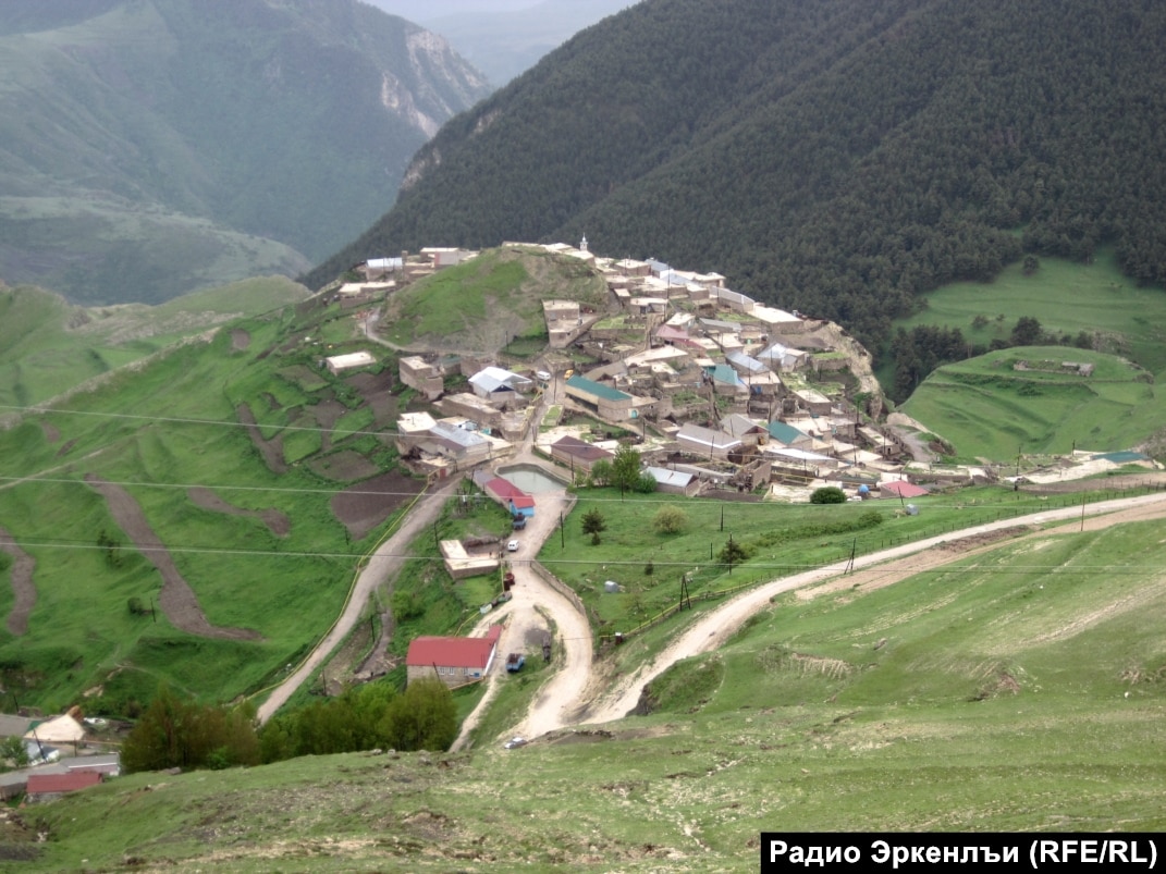 Yosh fohishalar pornoni sinab korishadi