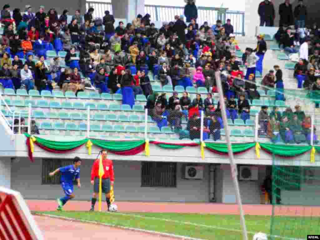 Türkmenistan – Aşgabat. Okuwçy muşdaklar