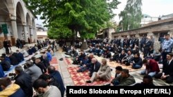 Bajram-namaz u Begovoj džamiji u Sarajevu 