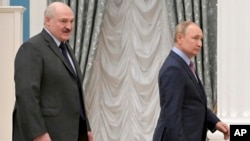 Александр Лукашенка һәм Владимир Путин. Архив фотосы