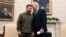 Joe Biden amerikai elnök (jobbra) Volodimir Zelenszkij ukrán elnökkel a Fehér Ház ovális irodájában 2023 szeptemberében