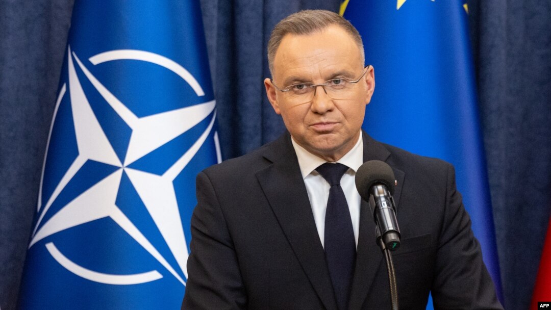 Președintele Poloniei, Andrzej Duda, la o conferință de presă, după întânirea cu trimistul SUA pentru Ucraina, Keith Kellogg.