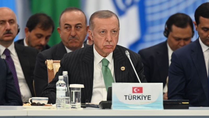 اردوغان احتمال برگزاری همه‌پرسی در مورد «قانون حجاب و خانواده» را مطرح کرد