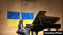 Христина Михайліченко на благодійному концерті на допомогу Україні