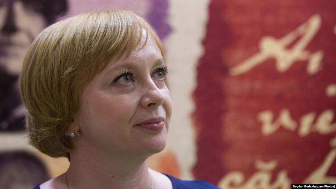 Jurnalista Emilia Șercan a publicat în ultimii ani mai multe anchete care au vizat plagiatul academic în rândul politicienilor și al reprezentanților unor instituții ale statului. 