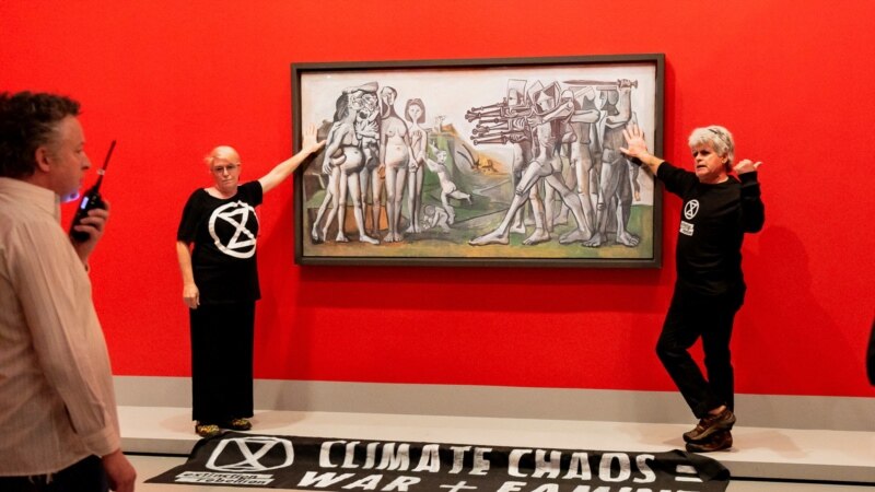 Klimatski aktivisti u Australiji se zalijepili za Picassovu sliku