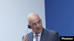 Шефот на грчката дипломатија Никос Дендијас