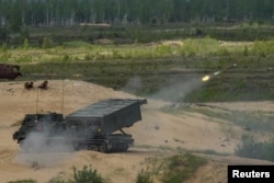 По подобие на HIMARS M270 MLRS също може да поразява цели до 80 км.