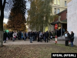 Rușii stau la coadă pentru mobilizare în regiunea Pskov din Tver.