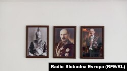 Портрети на Фердинанд Први, Цар Борис Трети и Симеон Саксобурготски.