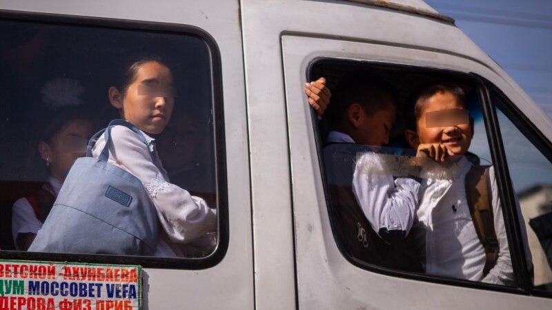 Бишкек: Автобус жок, көчө тыгын, балдар кыйналды