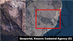Sipas një pasqyre në Geoportal - portal për informacione gjeografike i Agjencisë së Kadastrës së Kosovës - shihet se parcela e dhënë nga Komuna e Graçanicës, në fakt, gjendet në afërsi të Liqenit të Badovcit. 