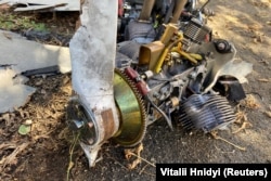 Двигатель со сбитого беспилотника-камикадзе иранского производства «Shahed-136», обнаруженный после удара по хранилищам топлива в Харькове, 6 октября 2022 года