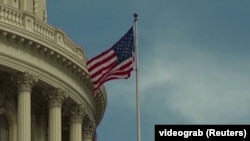 ԱՄՆ դրոշը Վաշինգտոնում Կոնգրեսի շենքի դիմաց, արխիվ