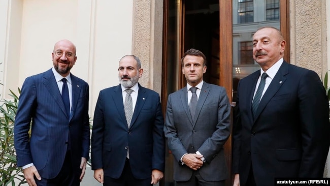 Czech Republic - Armenian Prime Minister Nikol Pashinian, Azerbaijani President Ilham Aliyev, French President Emmanuel Macron and European Commission President Charles Michel meet in Prague, October 6, 2022.
