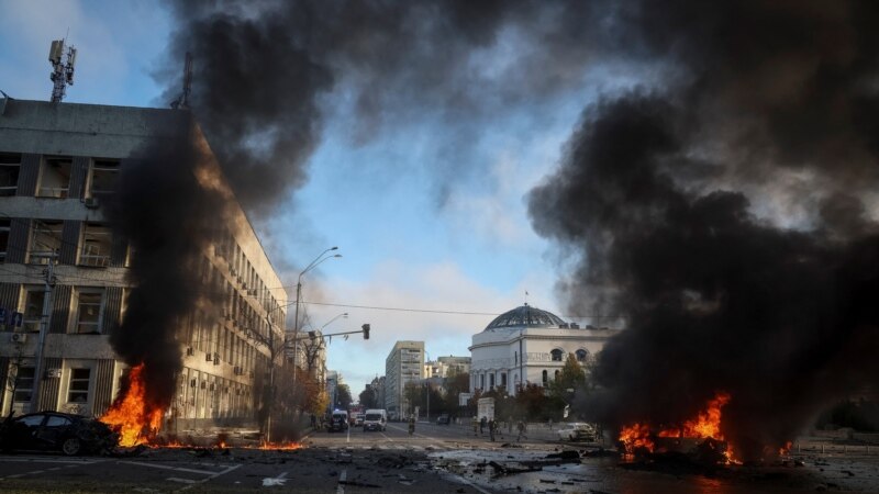 Rusiye Ukrayınağa qarşı cenkte küçlü silâlarnıñ büyük qısmını ğayıp etti – Reuters