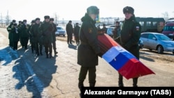 Прощание с российским солдатом, погибшим на Украине. Бурятия, 9 марта 2022 года