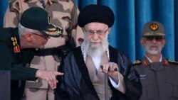 Върховният лидер на Иран аятолах Али Хаменей по време на церемония по дипломирането на кадети от военните училища. Техеран, 3 октомври 2022 г.