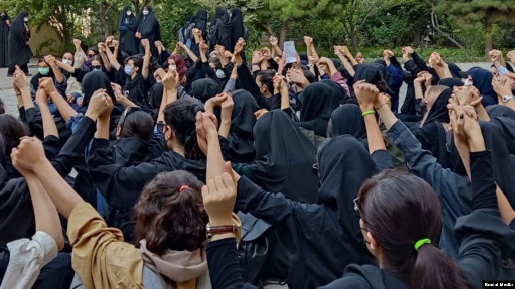 تجمعات دانشجویی در جریان اعتراضات «زن، زندگی، آزادی»