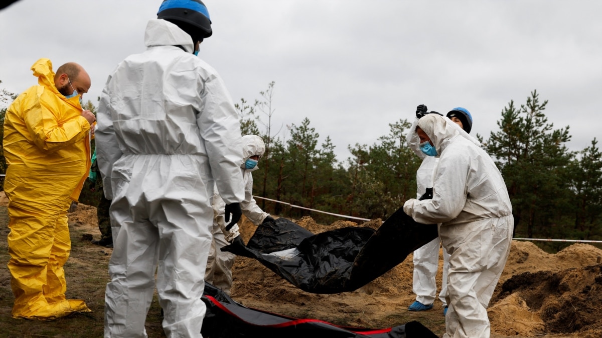 Поліція завершила ексгумацію на місці «найбільшого масового поховання» в Лимані