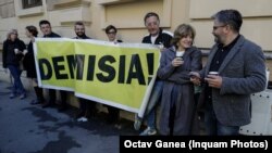 Actori, regizori și membri ai societății civile au organizat proteste în ultimele zile prin care au cerut demisia lui Sorin Cîmpeanu.