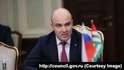 აფხაზეთის დე ფაქტო პარლამენტის სპიკერი ლაშა აშუბა