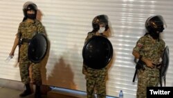 استفاده از کودکان در بین نیروهای گارد ویژه برای سرکوب اعتراض‌ها در ایران
