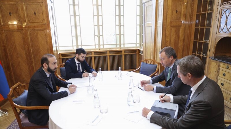 Глава МИД Армении в Женеве встретился со спецпредставителем ЕС