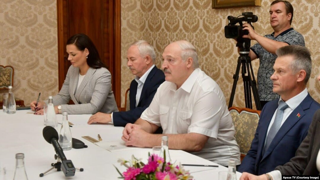 Александр Лукашенко на встрече с Асланом Бжания в Пицунде