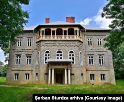 Conacul P.P.Carp de la Țibănești recuperat de Șerban Sturdza a intrat într-un proces de restaurare lentă pentru a fi pus la dispoziția comunității