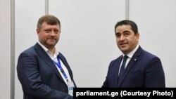საქართველოს პარლამენტის თავმჯდომარე შალვა პაპუაშვილი, უკრაინის უმაღლესი რადის თავმჯდომარის პირველი მოადგილე ოლექსანდრ კორნიენკო