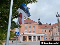 В эстонском городе Отепя эстонский и эрзянский флаги