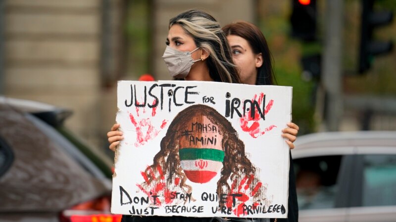 Human Rights Watch reagon për protestat në Iran 