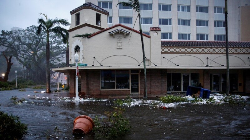 Florida urdhëron evakuimin e banorëve për shkak të uraganit Idalia