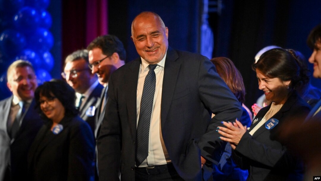 După alegerile parlamentare din Bulgaria din 2 octombrie, fostul prim-ministru Boyko Borisov (centru) pare să primească un mandat pentru a-și forma al patrulea cabinet.