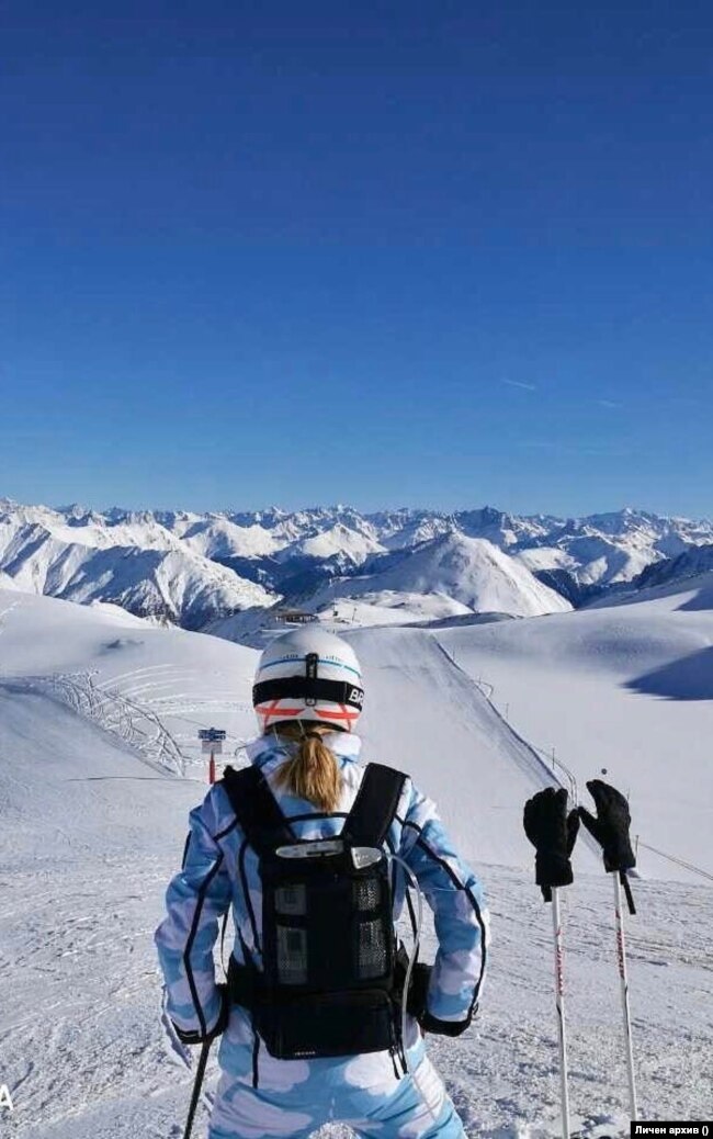 Irena duke skijuar me ndihmë të oksigjenit.