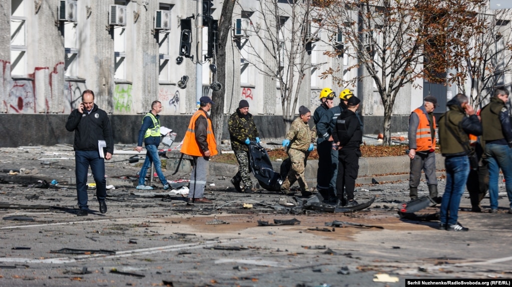&laquo;Глибоко шокований&raquo; масованим обстрілом України і високий представник ЄС з питань закордонних справ та безпекової політики Жозеп Боррель. &laquo;Таким діям не місце в 21 столітті. Я засуджую їх найсуворіше. Ми з Україною. Додаткова військова підтримка з боку ЄС наближається&raquo;, &ndash;&nbsp;зазначив&nbsp;він.