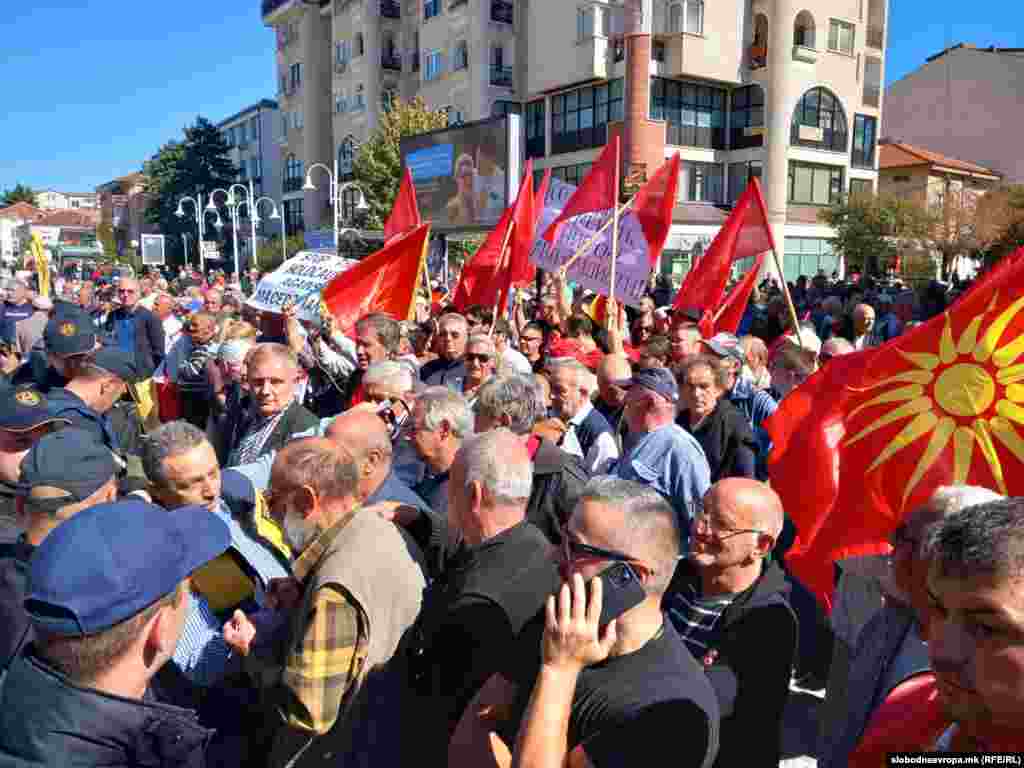 Фотографија од протестот против отворањето на клубот во Охрид