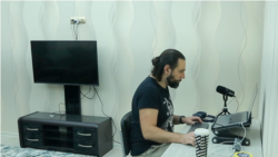 Россияда эълон қилинган қисман сафарбарликдан қочиб, Ўзбекистонга келган москвалик IT-стартапчи Илья Самохвалов. 