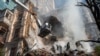 یکی از ساختمان‌های تخریب‌شده در کی‌یف پس از اصابت یک پهپاد انتحاری